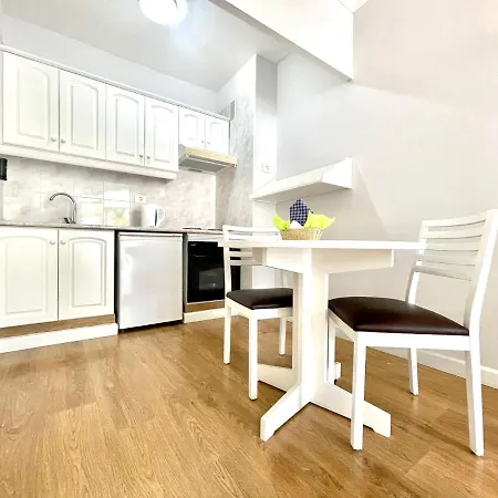 Apartman Superior Studio With Pool, Close To The *