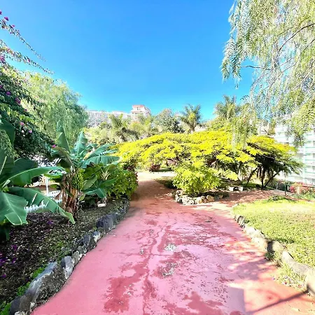 Apartman Superior Studio With Pool, Close To The